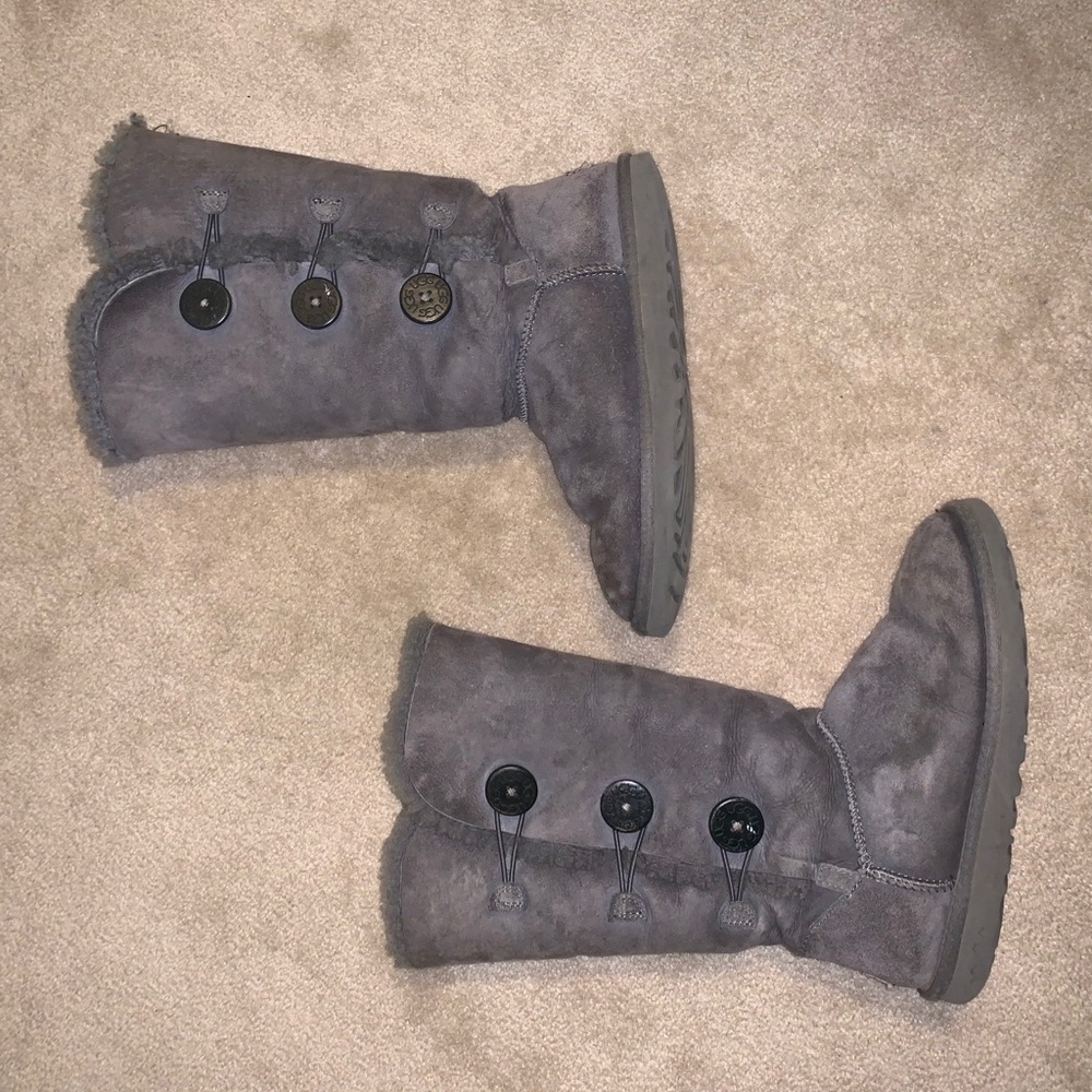 Ugg Bailey Button - image 1